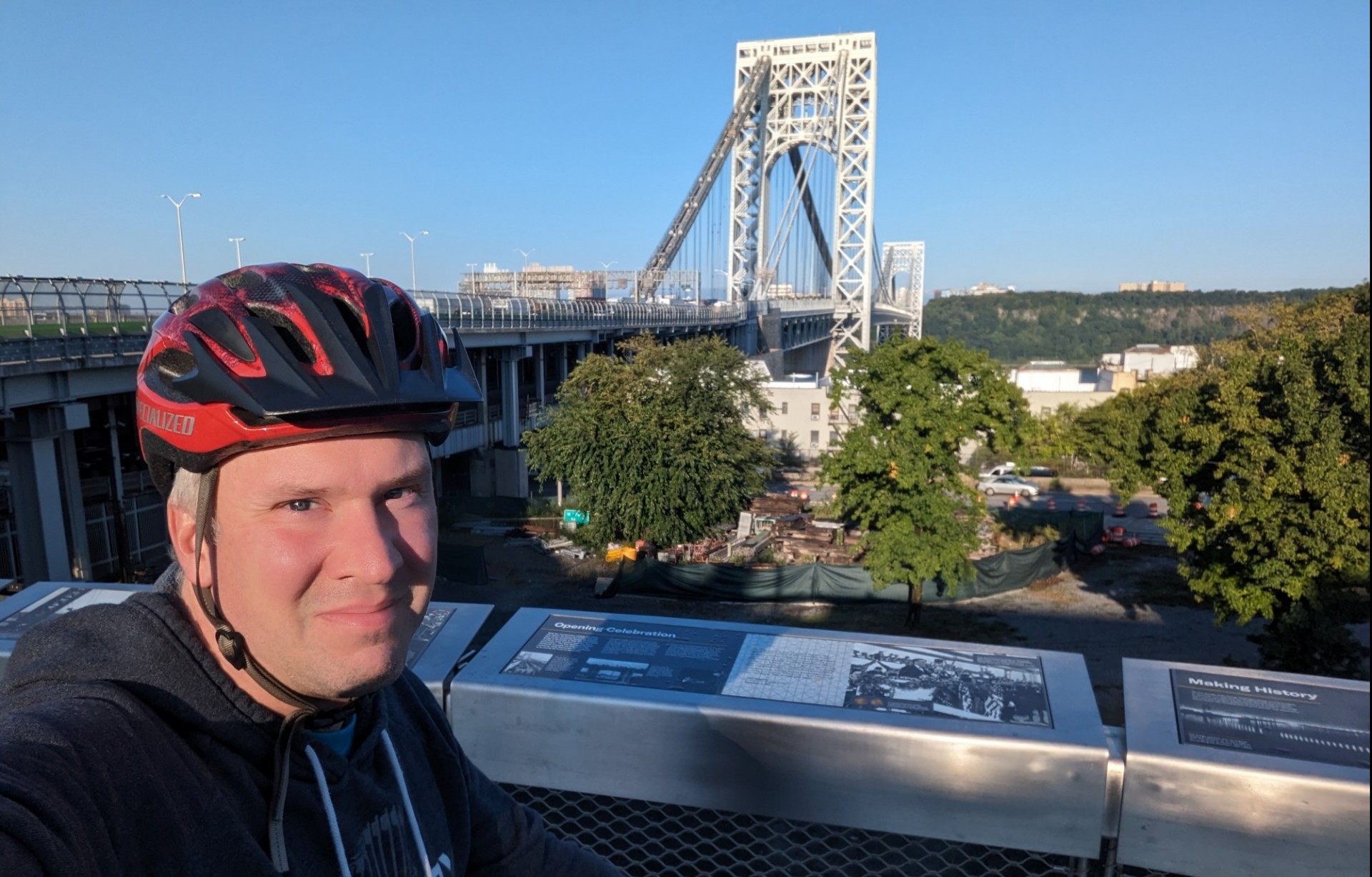 Sean Whelan (Associate Director, Commissioning, Columbia University Facilities & Operations) commutes via e-bike from Haworth, NJ to the Studebaker building on Columbia’s Manhattanville Campus. Sean Whelan on his bike with the George Washington Bridge in the background